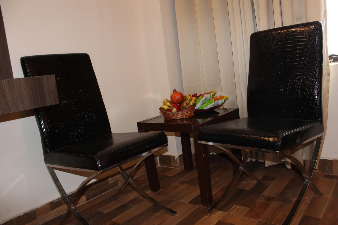 Pacific Inn Eco Central Gurgaon Extérieur photo