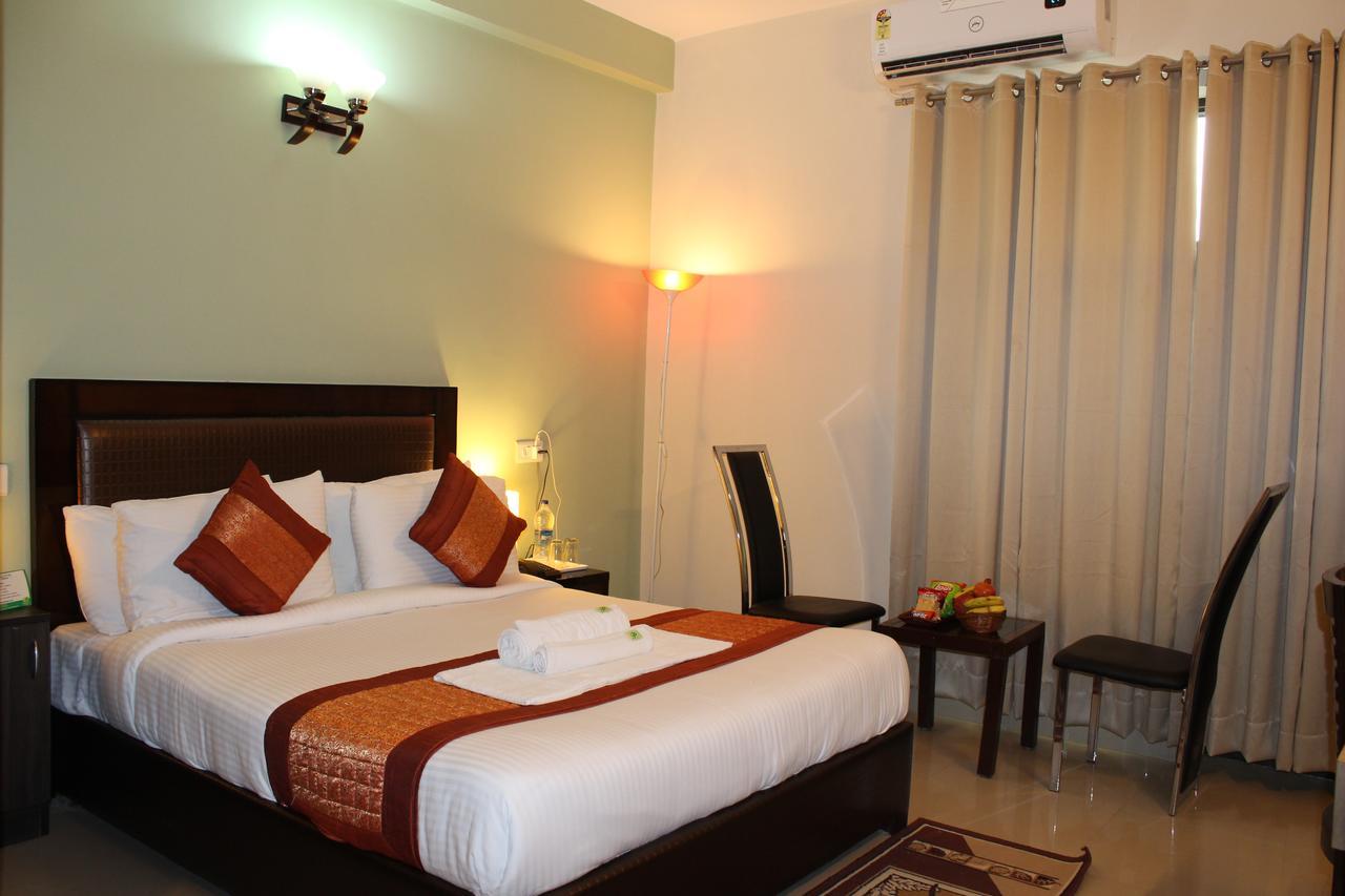 Pacific Inn Eco Central Gurgaon Extérieur photo