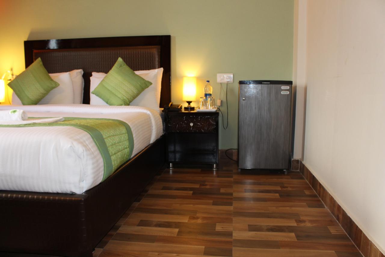 Pacific Inn Eco Central Gurgaon Extérieur photo
