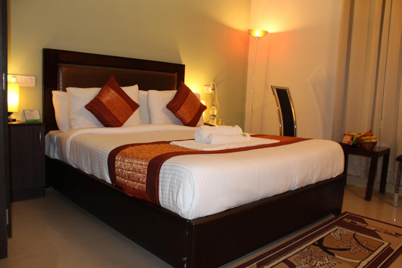 Pacific Inn Eco Central Gurgaon Extérieur photo