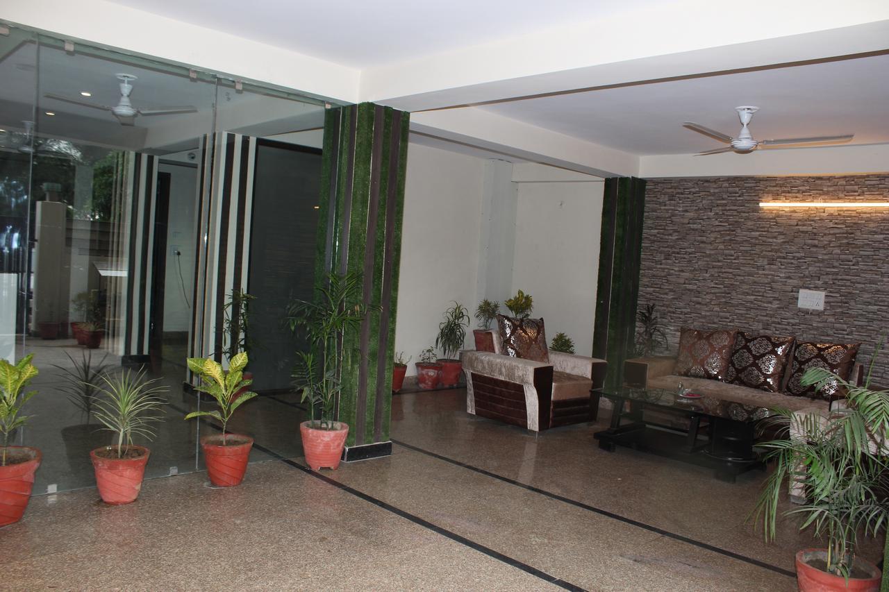 Pacific Inn Eco Central Gurgaon Extérieur photo