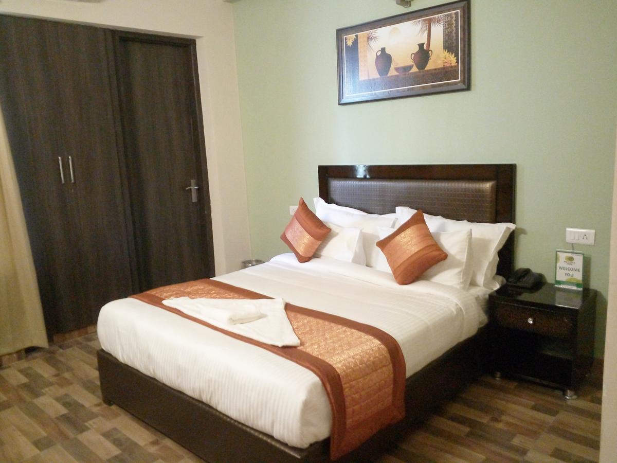 Pacific Inn Eco Central Gurgaon Extérieur photo